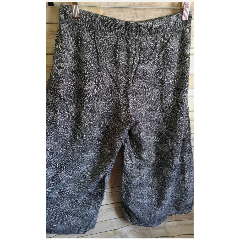 Old Navy Gaucho Pants - image 2